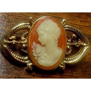 Vintage Cameo Pin Victorian Left Facing  Brooch Gold Tone 1.25" in length
